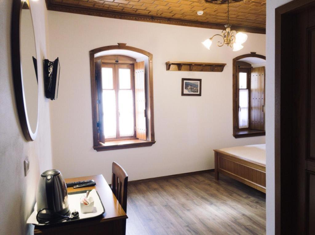 Argjiro Traditional Gjirokastër Extérieur photo